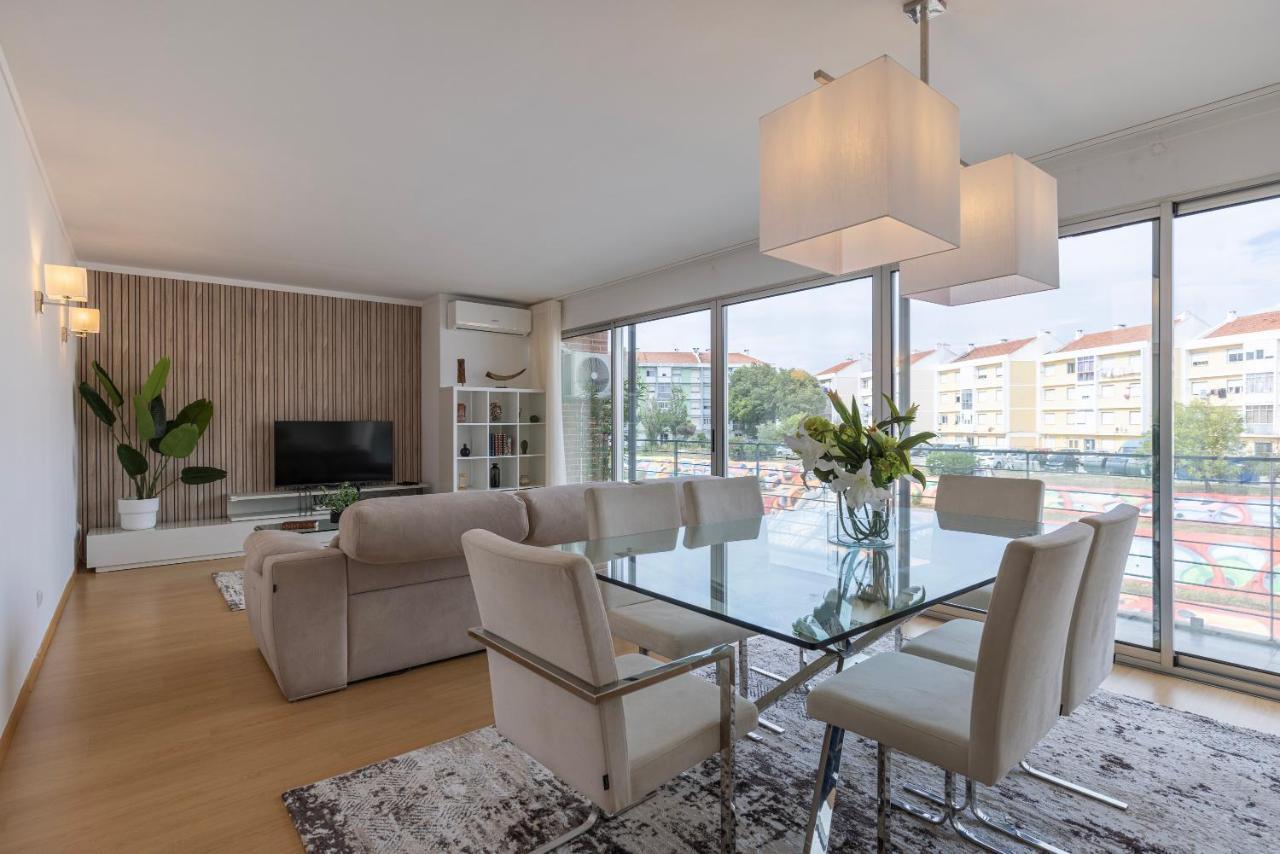 Charm 3bdr W/balcony By Lovelystay Appartamento *